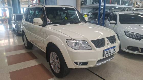 MITSUBISHI PAJERO TR4 2.0 4X4 16V 140CV FLEX 4P AUTOMÁTICO MITSUBISHI PAJERO TR4 2.0 4X4 16V 140CV FLEX 4P AUTOMÁTICO